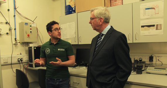 vice-chancellor visit to the IFM photonics lab